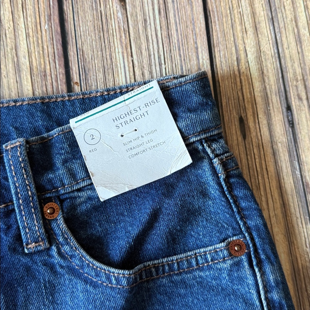 NWT Universal Thread High Rise Straight Jean 2 - Picture 3 of 6